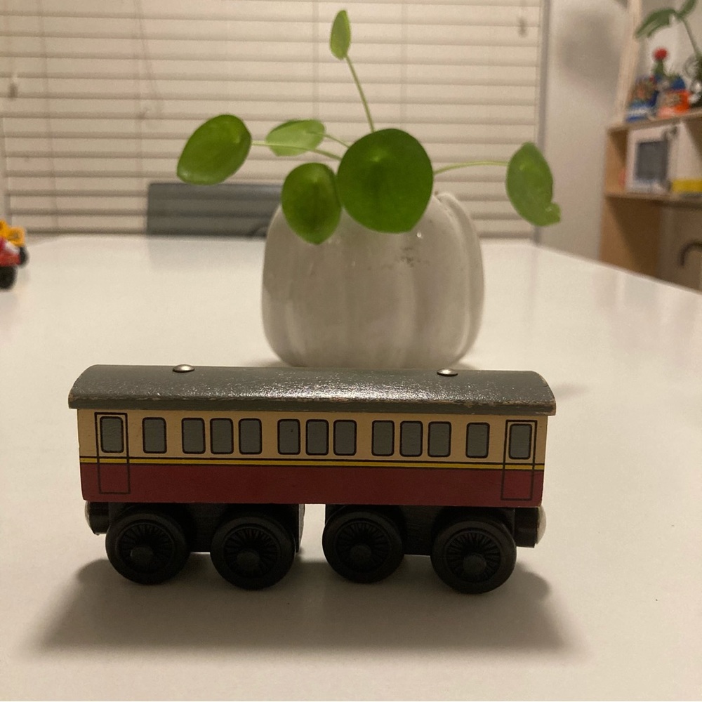 Express Coach Thomas and Friends Thomas Wooden Railway